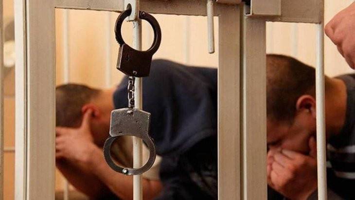 В Брянске за торговлю наркотиками осудили пять мужчин и одну девушку - bragazeta.ru - Брянск - Брянская обл.