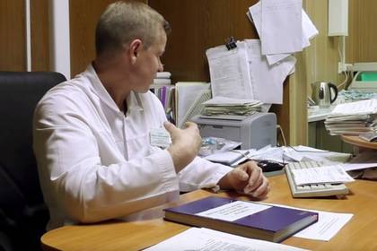 Российского врача уволили после жалоб на низкие зарплаты и старое оборудование - lenta.ru - Новосибирск