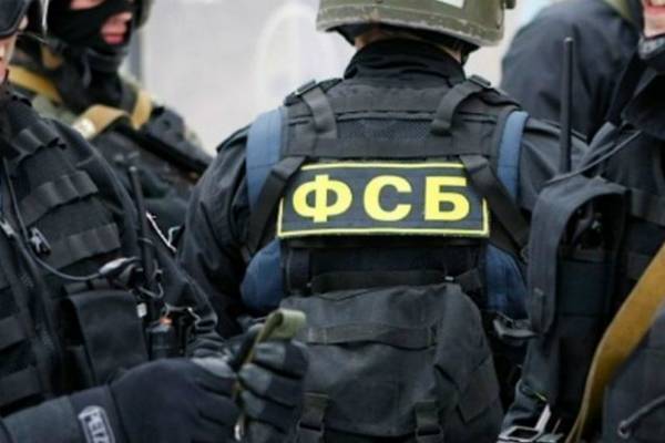 Василий Пискарев - Дума может ограничить экс-сотрудникам ФСБ выезд за границу для их же блага - trud.ru - Россия