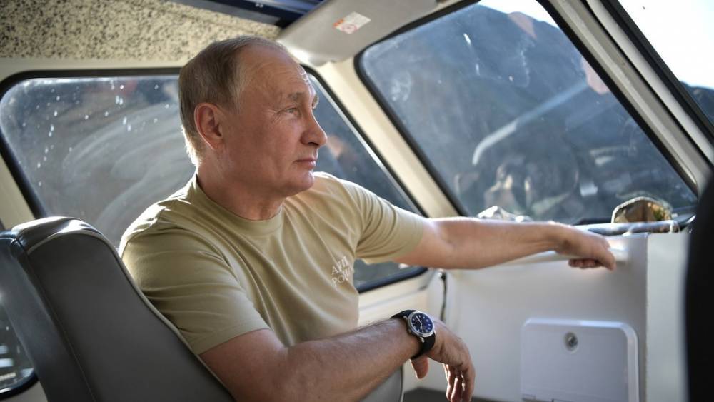 Дональд Трамп - Владимир Путин - Елизавета II - Анджелина Джоли - Сергей Лавров - Вильям Гейтс - Си Цзиньпин - Валентина Терешкова - Хиллари Клинтон - Константин Хабенский - Елизавета Королева - Франциск - Джеки Чан - Джон Ма - Опра Уинфри - В российском рейтинге мужчин, вызывающих восхищение, первую строчку занял Путин - tsargrad.tv - Россия - США