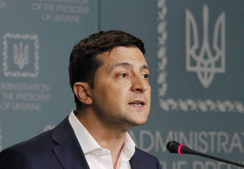 Петр Порошенко - Зеленский не смог выговорить сложное слово и стал объектом насмешек - topcor.ru - Украина