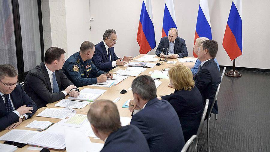 Владимир Путин - Евгений Зиничев - Путин раскритиковал ход работ по ликвидации последствий паводка - iz.ru - Россия - Иркутская обл.