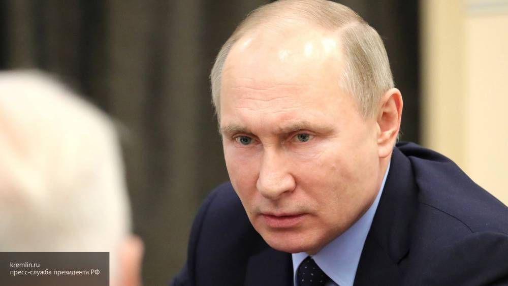 Владимир Путин - Путин лично встретился с теми, кто пострадал от паводка в Иркутской области - newinform.com - Россия - Иркутская обл.