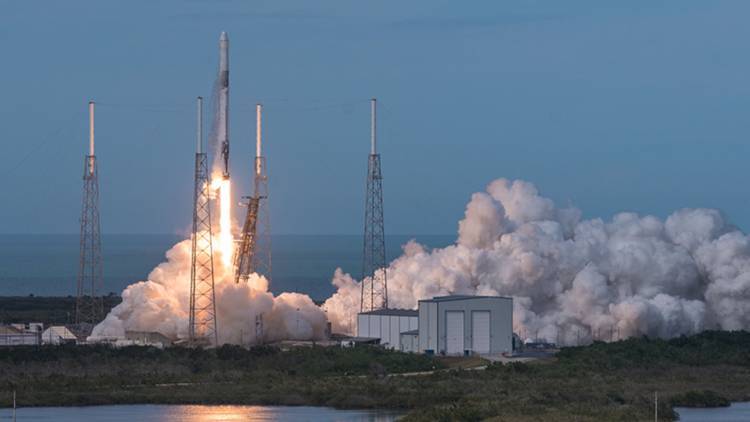 Запуск грузового корабля Dragon к МКС перенесли на 22 июля - polit.info - США