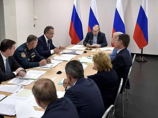 Владимир Путин - Виталий Мутко - Путин возмутился темпами размещения пострадавших от наводнения в Иркутской области - newtvnews.ru - Россия - Иркутская обл.