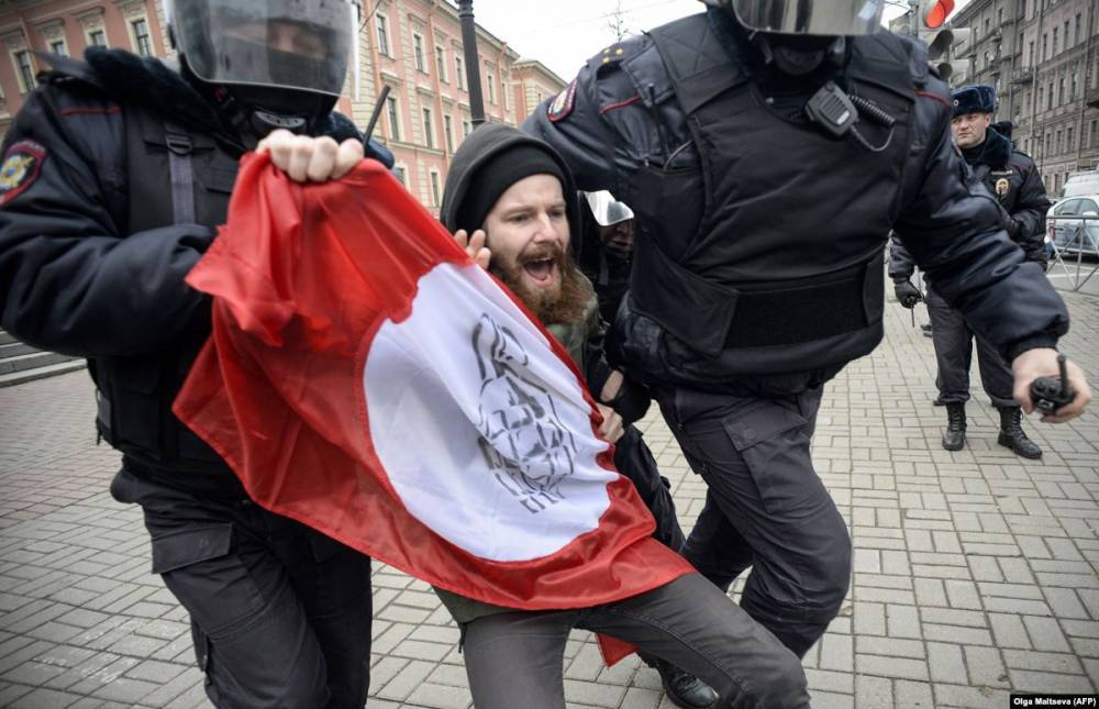 Полицейские угрожали активисту "Другой России" расстрелом - svoboda.org - Россия - Тольятти