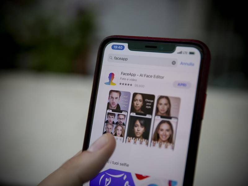 Стала известна прибыль FaceApp за 10 дней ажиотажа - news.ru - Россия - США - Санкт-Петербург - Юар - Ботсвана