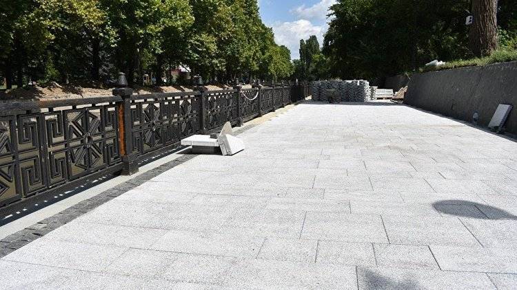 Реконструкция набережной Салгира: подрядчик начал укладку тротуарной плитки - crimea.ria.ru - Крым - Краснодар - Симферополь