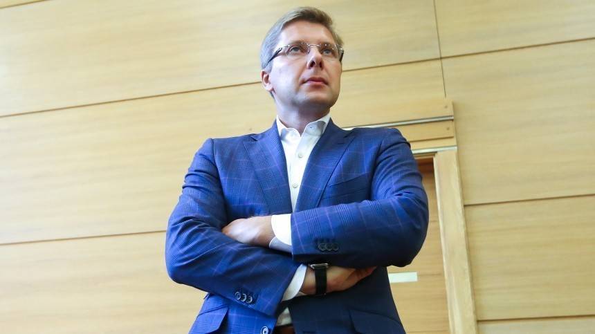 Роберт Кочарян - Нил Ушаков - Экс-мэр Риги Ушаков стал подозреваемым в уголовном деле - 5-tv.ru - Армения - Рига