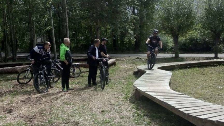 Чиновники на велосипедах - 1istochnik.ru - Кировская обл.