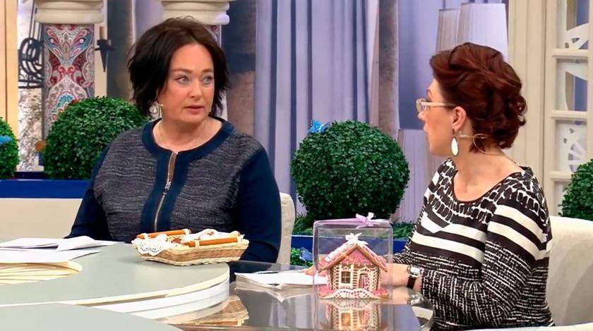 Лариса Гузеева - Роза Сябитова - СМИ: Гузеева отняла последнюю копейку у Сябитовой - utro.ru