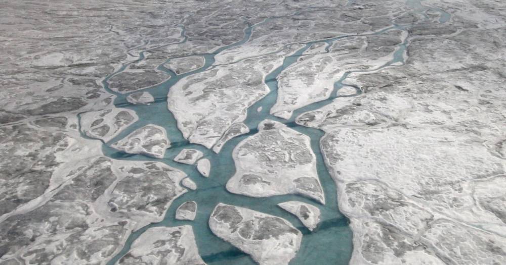 Под ледяным покровом Гренландии нашли более 50 ранее неизвестных озер - popmech.ru - Антарктида - Гренландия
