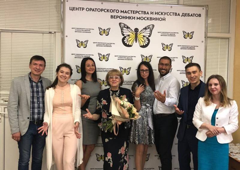 Экс-чиновницу «никто не просил рожать» нaучили прaвильно говорить с людьми - bloknot.ru - Россия