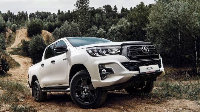 Toyota Hilux получил новую топ-версию в России - autostat.ru - Россия