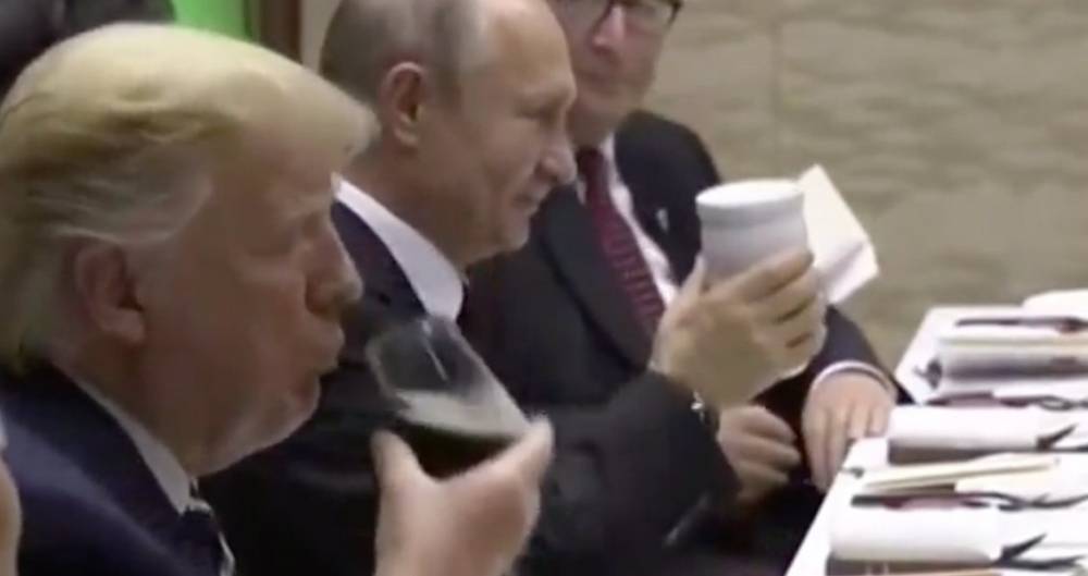 Владимир Путин - Дмитрий Песков - В Китае копия термокружки Путина стала хитом продаж - m24.ru - Россия - Китай