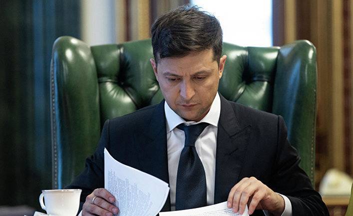 Владимир Зеленский - Петр Порошенко - Андрей Богдан - Руслан Стефанчук - Корреспондент (Украина): Зеленский запутался в отношении к русскому языку - inosmi.ru - Украина - обл. Донецкая - Луганская обл. - Донецк - Луганск