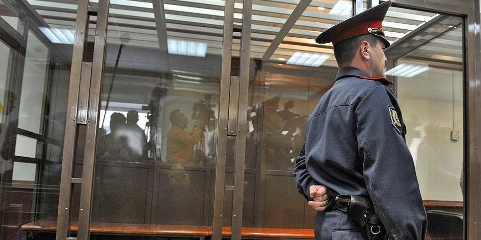 Напуганный паяльником генерал ФСБ отдал бандитам закопанные в саду 5 млн долларов - ruposters.ru - Московская обл.