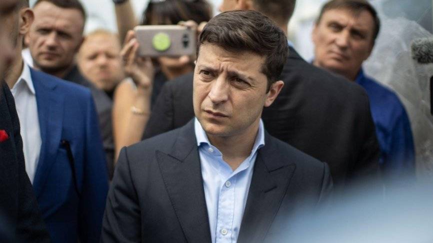 Владимир Зеленский - Зеленский устроил перепалку с директором аэропорта Николаева - riafan.ru - Украина - Киев - Днепр