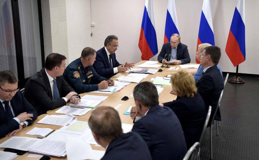 Владимир Путин - Путин потребовал от чиновников не хамить - bloknot.ru - Россия - Иркутская обл. - Братск