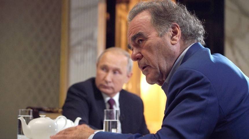 Владимир Путин - Виктор Медведчук - Оливер Стоун - Оливер Стоун попросил Путина стать крестным своей дочери - 5-tv.ru - Россия - США - Украина