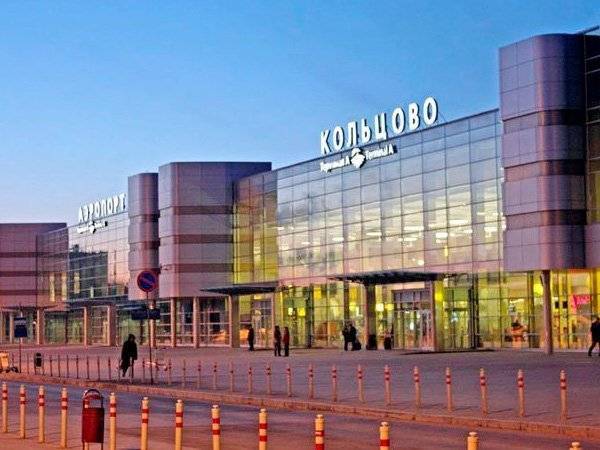 Рейс UTair Самара — Сургут вынужденно приземлился в Екатеринбурге - polit.ru - Москва - Екатеринбург - Самара - Сургут