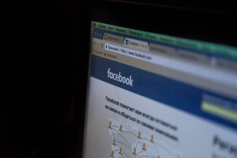 Facebook удалил изображение со свастикой на гербе РФ - m24.ru - Москва - Россия - Калининград