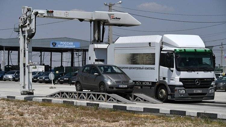 Украинец пытался ввезти в Крым книги с признаками экстремизма - crimea.ria.ru - Россия - Украина - Крым - Симферополь - Полтавская обл.