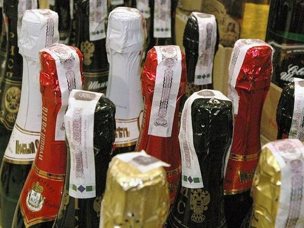 Евгений Брюн - Внештатный нарколог Минздрава предложил продавать спиртное на пустырях - polit.ru - Россия
