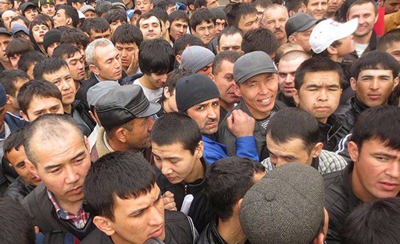В России задержали несколько десятков иностранцев во время молитвы - ghall.com.ua - Россия - Якутск - Таджикистан