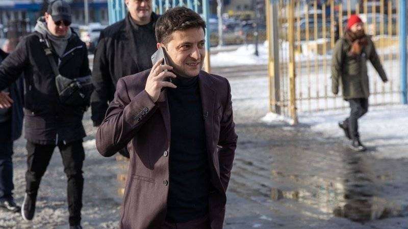 Владимир Зеленский - Зеленский - Зеленский вступил в перепалку с директором аэропорта в Николаеве - polit.info - Украина