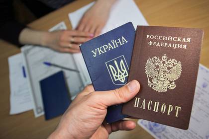 Владимир Зеленский - Владимир Путин - Дмитрий Песков - Кремль отреагировал на решение Зеленского об упрощенном украинском гражданстве - lenta.ru - Россия - США - Украина - Киев - обл. Донецкая - Луганская обл. - ДНР