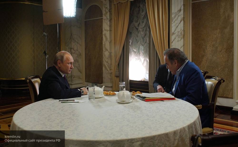 Владимир Путин - Юлий Скрипаль - Сергей Скрипаль - Оливер Стоун - Путин считает маловероятым, что Скрипаль мог предоставить сведения СМИ - politexpert.net - Москва - Россия - США - Англия - Лондон