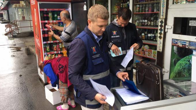 В Выборгском районе прошел рейд против уличной торговли - piter.tv - Петербурга