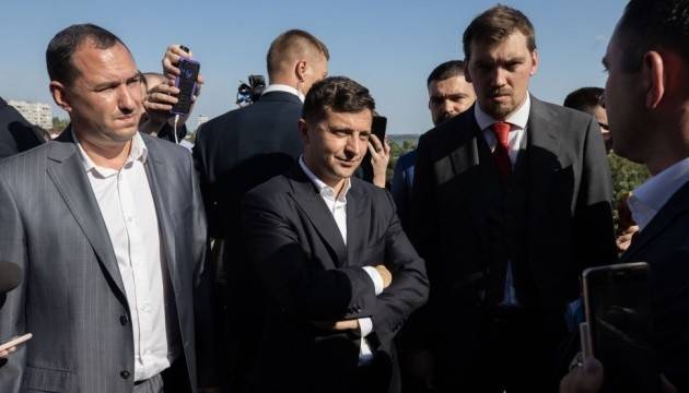 Владимир Зеленский - Президент в Запорожье: мосты, миллиарды, бигборды и дежавю - ukrinform.ru - Украина - Запорожская обл. - Запорожье