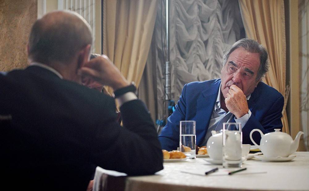 Владимир Путин - Виктор Медведчук - Оливер Стоун - Стоун предложил Путину породниться - tvc.ru - Россия - США - Украина