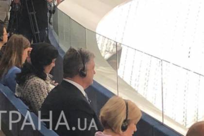 Петр Порошенко - Порошенко лишили доступа в зал Европарламента - lenta.ru - Украина
