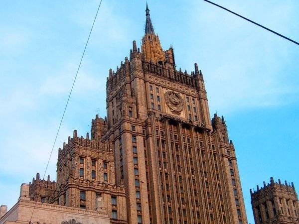 Дипломаты не смогли связаться с моряками РФ на задержанном судне в Иране - polit.ru - Россия - Иран - Тегеран - Великобритания