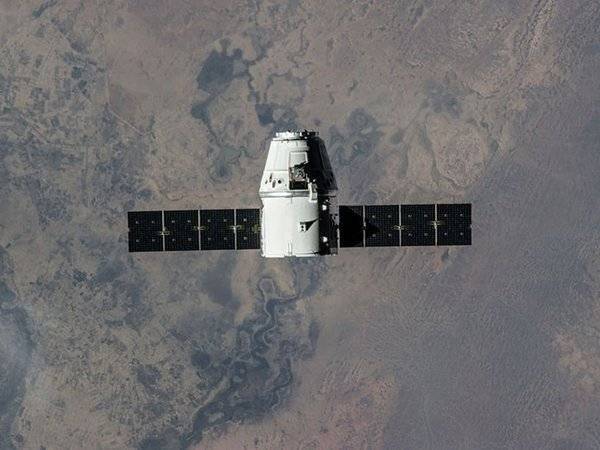 В SpaceX объявили дату запуска корабля Dragon к МКС - polit.ru - США - шт.Флорида