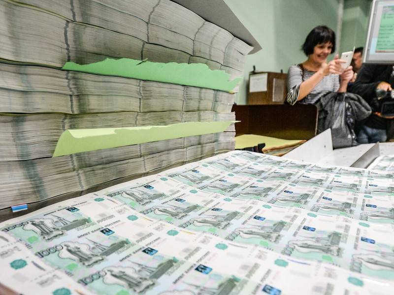 Росстат назвал число россиян с зарплатой более миллиона - news.ru - Россия