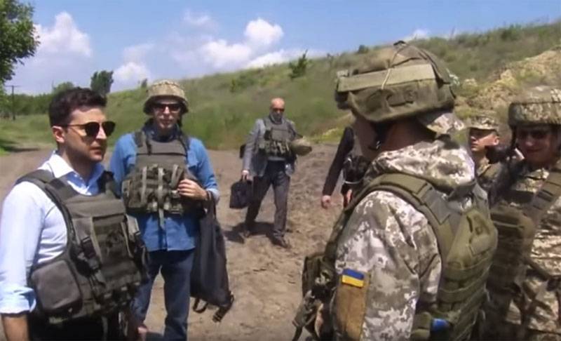 Владимир Зеленский - Советник Зеленского: Президент может отдать приказ держаться за каждую пядь земли - topwar.ru - Украина
