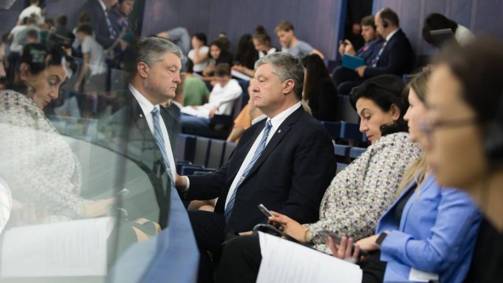 Петр Порошенко - Порошенко переобулся в воздухе: Экс-президент Украины готов "без спроса" присоединиться к Зеленскому - tsargrad.tv - Украина - Иловайск