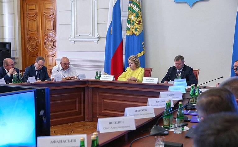 Игорь Бабушкин - Валентина Матвиенко - Валентина Матвиенко: Астраханская область – это стратегически важный, уникальный регион России - astravolga.ru - Россия - Астрахань - Астраханская обл.