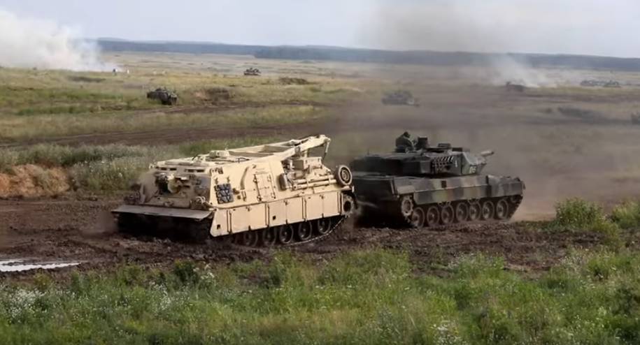 Бой танков Abrams и Т-72М сняли на видео в Польше - politexpert.net - Россия - США - Сирия - Англия - Румыния - Ирак - Польша - Финляндия - Саудовская Аравия - Хорватия