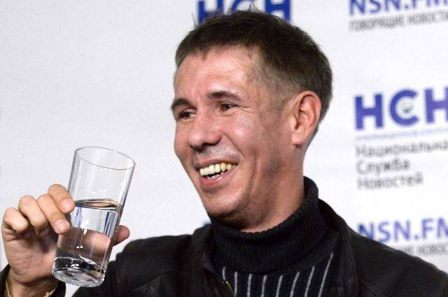 Николай II - Алексей Панин - Актер Панин выложил в Instagram видео с 11-летней дочерью с сигаретой - aif.ru - Россия