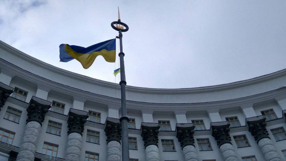 Владимир Зеленский - Дмитрий Разумков - Петр Порошенко - Андрей Парубий - Александр Корниенко - Стало известно, кому партия Зеленского предложит пост спикера Рады - riafan.ru - Украина - Киев
