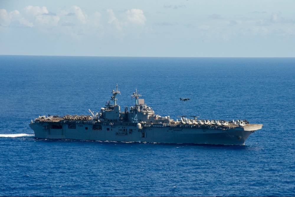 Трамп заявил, что корабль ВМС США сбил иранский дрон в регионе Ормузского пролива - rtvi.com - США - Иран - Тегеран