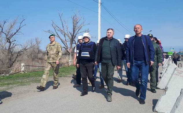 Эксперты НАТО посетили зону ООС на Донбассе - cursorinfo.co.il - Украина - обл. Донецкая - Луганская обл. - Бердянск - Пионерск