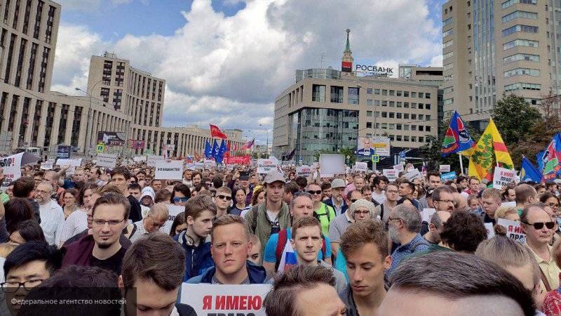 Любовь Соболь - ОПГ Навального набросилась на людей, поедающих хот-доги на митинге - nation-news.ru - Москва