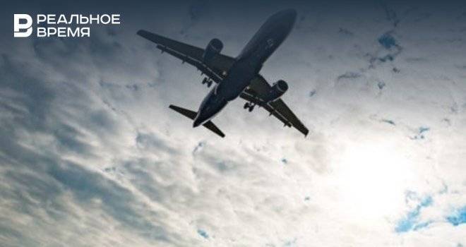 Максим Платонов - Самолет SSJ-100 сел во Владивостоке c треснувшим лобовым стеклом - realnoevremya.ru - Москва - Южная Корея - респ. Саха - Владивосток - Мордовия