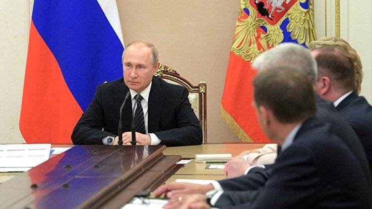 Владимир Путин - Антон Силуанов - Путин утвердил поправки в бюджет России на 2019 год - crimea.ria.ru - Москва - Россия - Крым